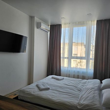 Nyvky Like Home - Studio - Apt 35 Kiev Dış mekan fotoğraf