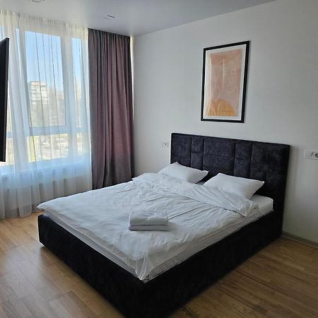 Nyvky Like Home - Studio - Apt 35 Kiev Dış mekan fotoğraf