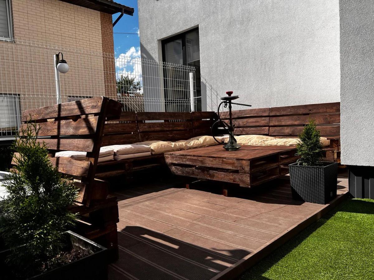 Nyvky Like Home - Studio - Apt 35 Kiev Dış mekan fotoğraf
