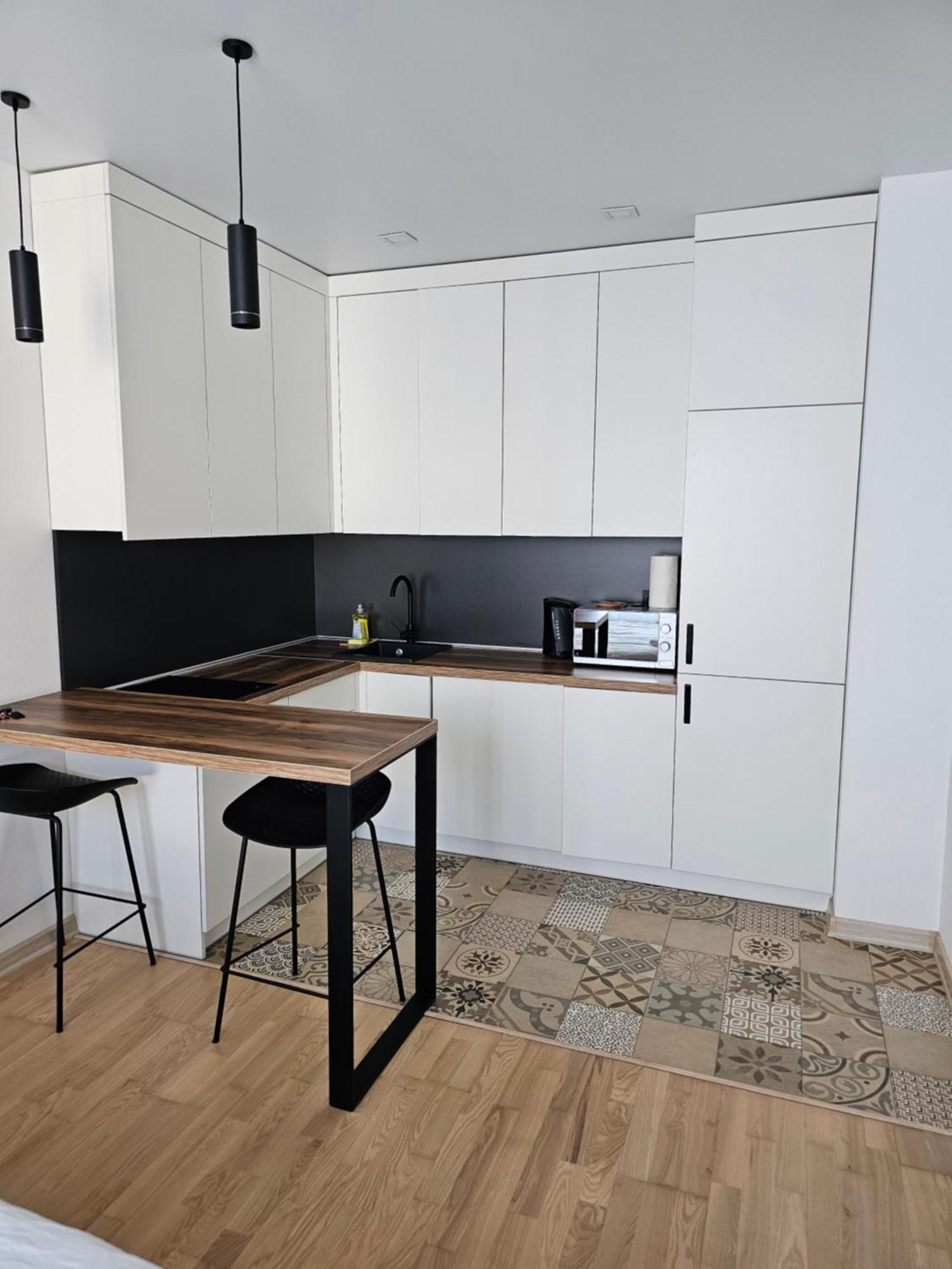 Nyvky Like Home - Studio - Apt 35 Kiev Dış mekan fotoğraf